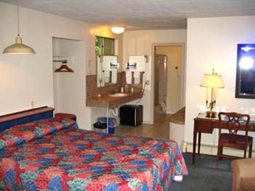Parker's Motel - Lincoln - Bedroom