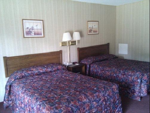 Colonnade Inn - Lyndonville