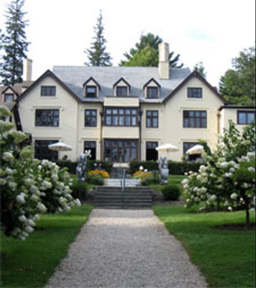 Seven Hills Inn - Lenox - Building