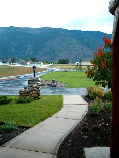 Bad Rock Bed and Breakfast Inn - Columbia Falls