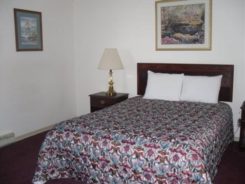 Travel Inn - Watertown