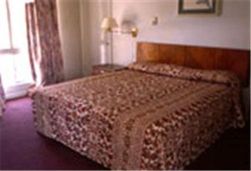 Hometown Inn North Hills - North Hills