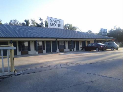 Smith Motel - Calhoun