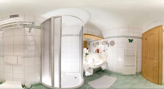 Verwöhnhotel Berghof - Sankt Johann im Pongau - Bathroom