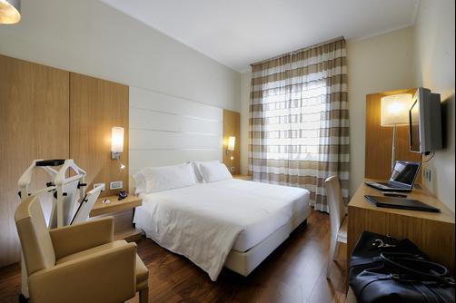 Hotel Canada - Milan - Building