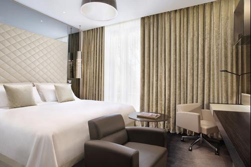 Excelsior Hotel Gallia - Milan - Bedroom