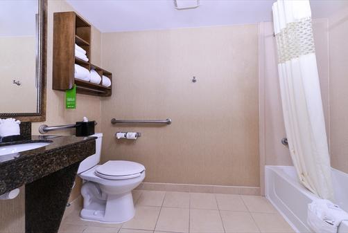 Hampton Inn & Suites-Atlantic Beach - Pine Knoll Shores - Bathroom