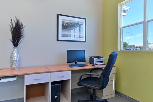 Microtel Inn & Suites by Wyndham Ft. Worth North/At Fossil - Fort Worth - Business center