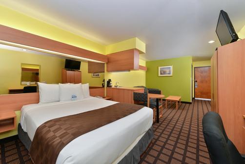 Microtel Inn & Suites by Wyndham Ft. Worth North/At Fossil - Fort Worth - Bed