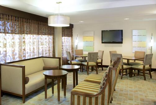 Hampton Inn Lawrenceville - Lawrenceville - Living room