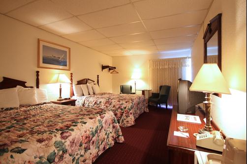 Fireside Inn & Suites Bangor - Bangor - Queen bedroom