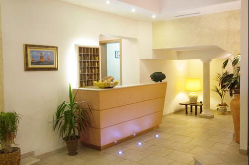 Hotel King - Cesenatico - Front desk