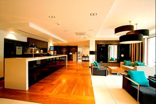 Edinburgh Capital Hotel - Edinburgh - Front desk