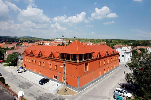 Hotel Majolika - Modra - Building