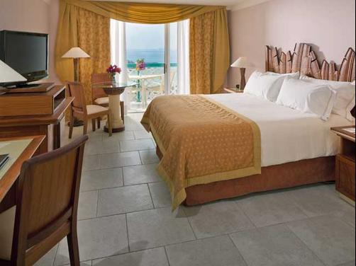 Sonesta Maho Beach All Inclusive Resort & Casino - Saint Martin - Bedroom