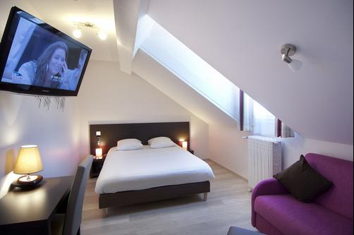 Royal Hotel Grenoble Centre - Grenoble - Bedroom