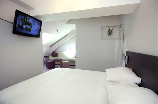 Royal Hotel Grenoble Centre - Grenoble - Bedroom