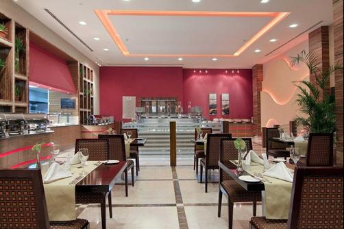 Hilton Garden Inn Riyadh Olaya - Riyadh - Restaurant