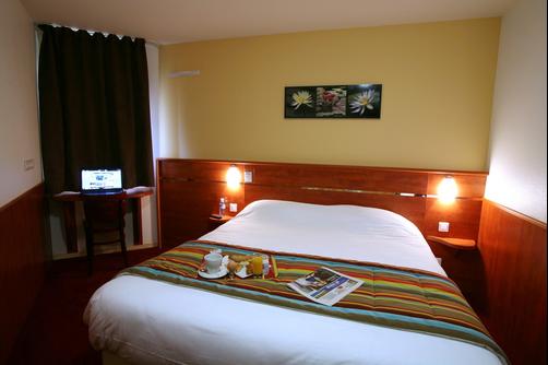 Brit Hotel Nantes St Herblain - Le Kerann - Saint-Herblain - Bedroom