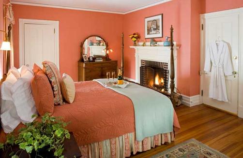 Birchwood Inn - Lenox - Bed