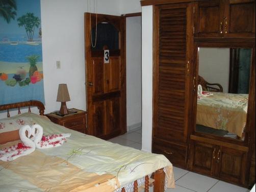 Dolphin Guest House - Granada