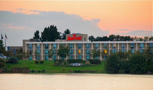 Washington Dulles Airport Marriott - Sterling - Building