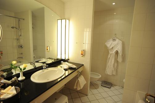 Steigenberger Hotel and Spa Bad Pyrmont - Bad Pyrmont - Bathroom