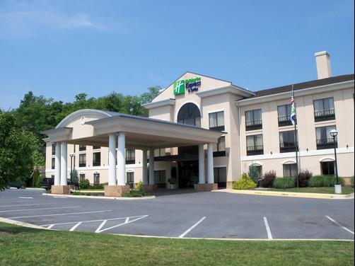 Holiday Inn Express Hotel & Suites Winchester - Winchester - Building
