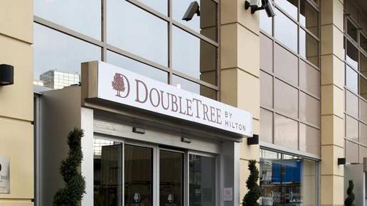 DoubleTree by Hilton London Victoria - London - Building