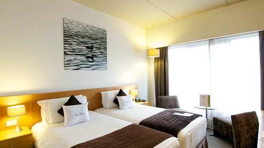 DoubleTree by Hilton London Victoria - London - Bedroom