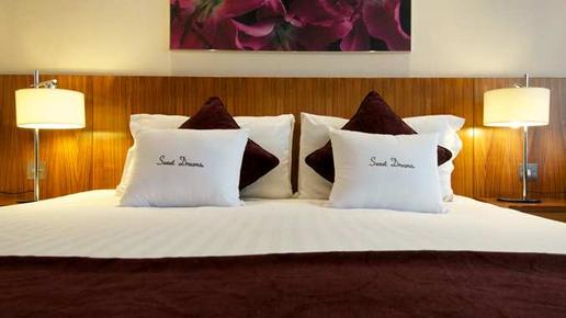DoubleTree by Hilton London Victoria - London - Bedroom