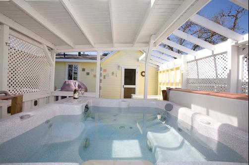 Windrose Romantic Cottages - Windsor