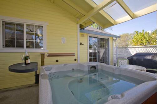 Windrose Romantic Cottages - Windsor