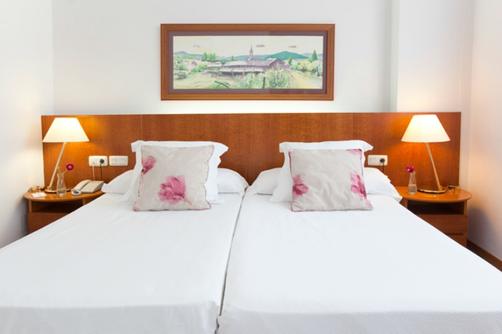 Aparthotel Atenea Barcelona - Barcelona - Bedroom
