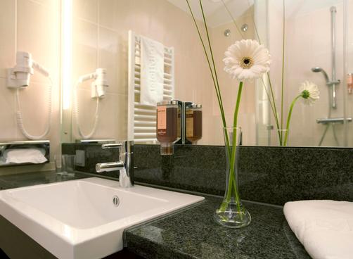 InterCityHotel Dresden - Dresden - Bathroom