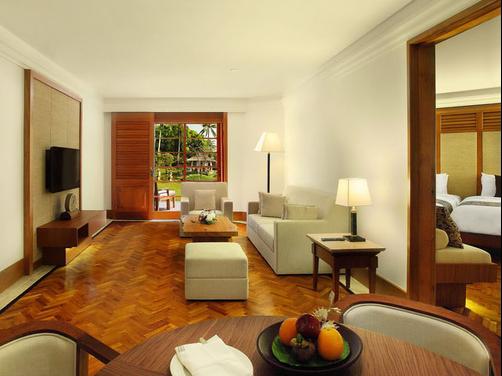 Nusa Dua Beach Hotel & Spa - Denpasar - Lobby