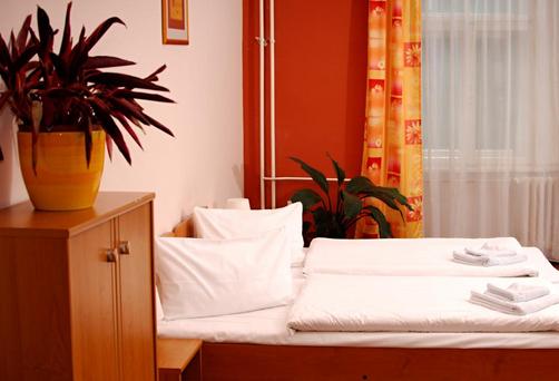 Hotel City Bell - Prague - Bedroom