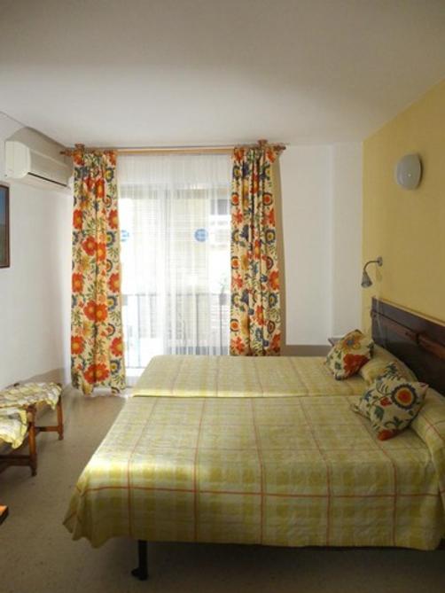 Hostal Altamar - Almuñecar - Bedroom