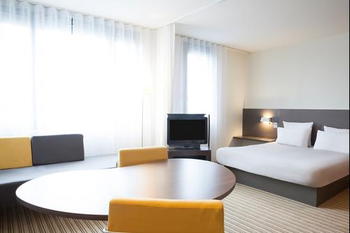 Suite Novotel Paris Porte de Montreuil - Paris - Bedroom