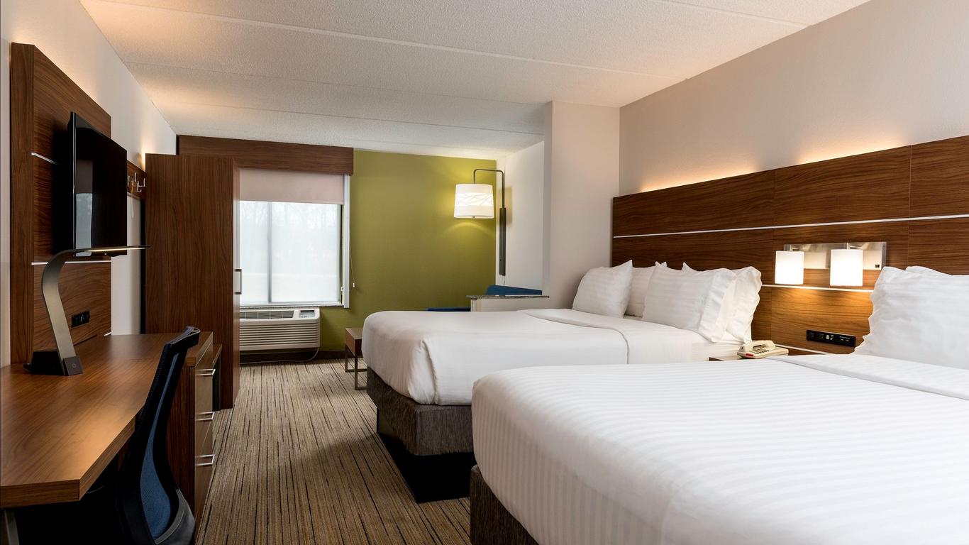 Holiday Inn Express & Suites Charlotte Arpt-Belmont