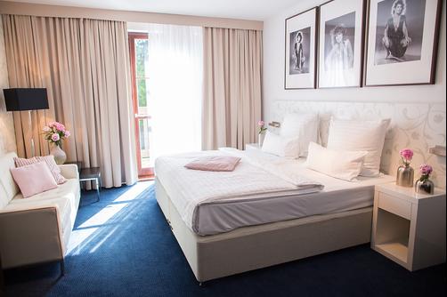 Savoy Hotel - Spindleruv Mlyn - Bedroom