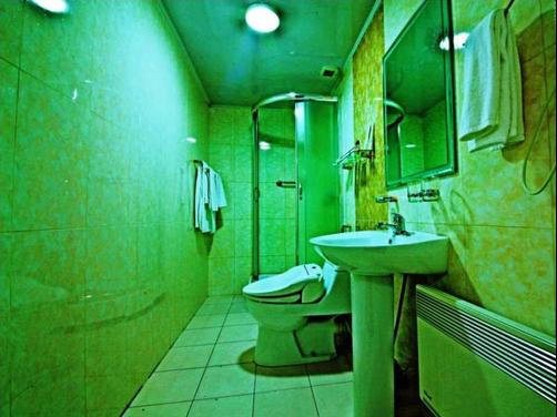 Kaiser Hotel - Ulaanbaatar - Bathroom