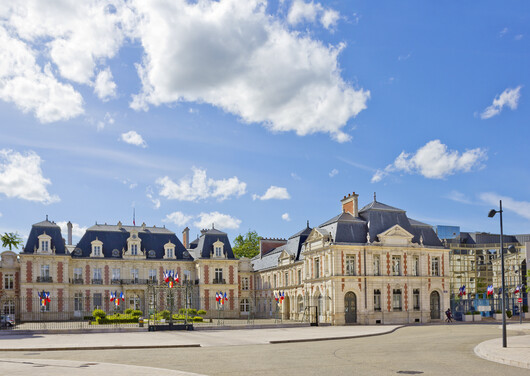 POITIERS%20-%20FRANCE__DEST_FRANCE_POITIERS-shutterstock-premier_726555286_Universal_Within%20usage%20period_38631.jpg