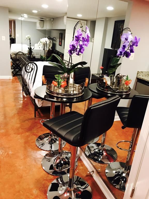 Studio H St Corridor