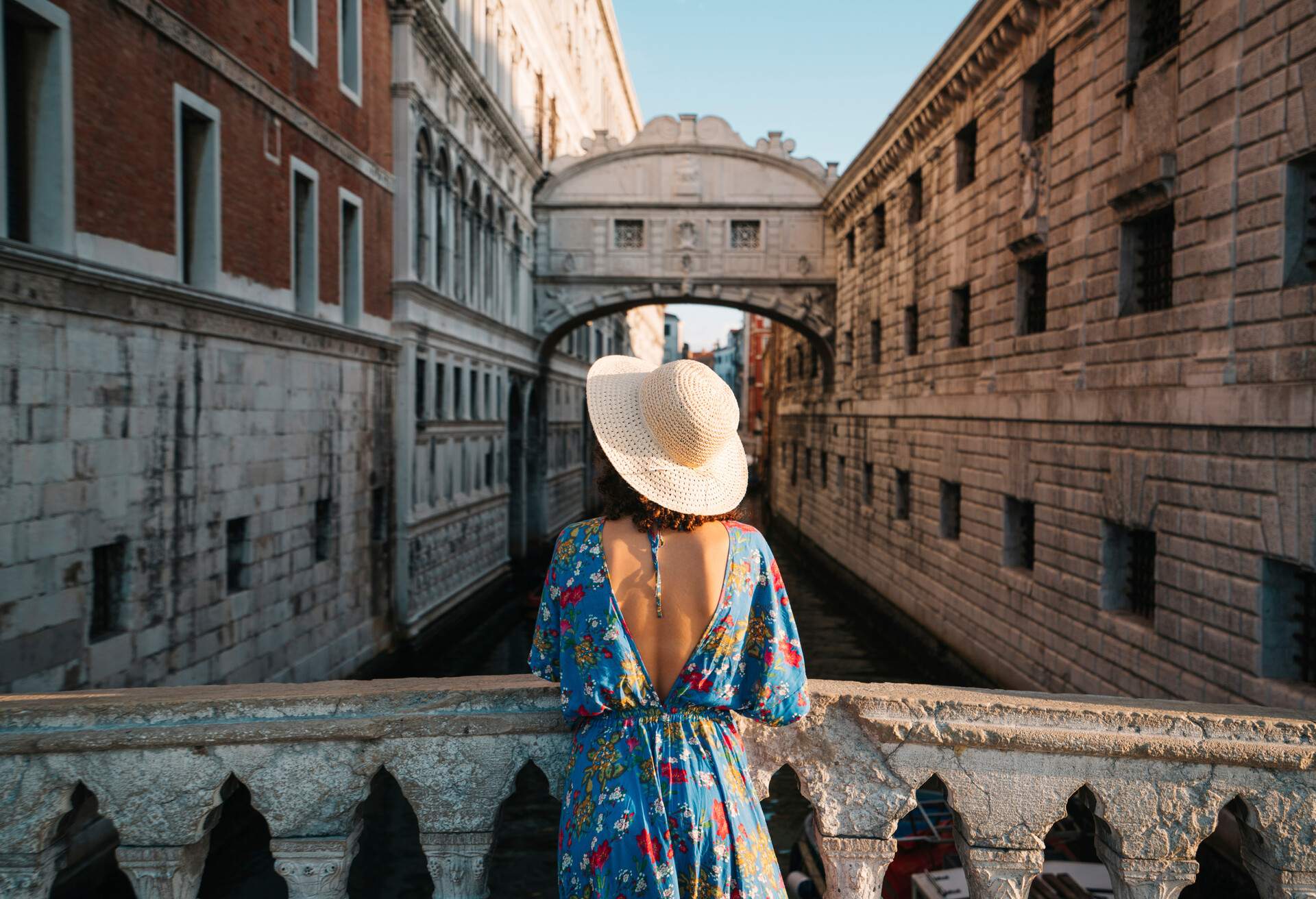 DEST_ITALY_VENICE_GONDOLA_GettyImages-961329340