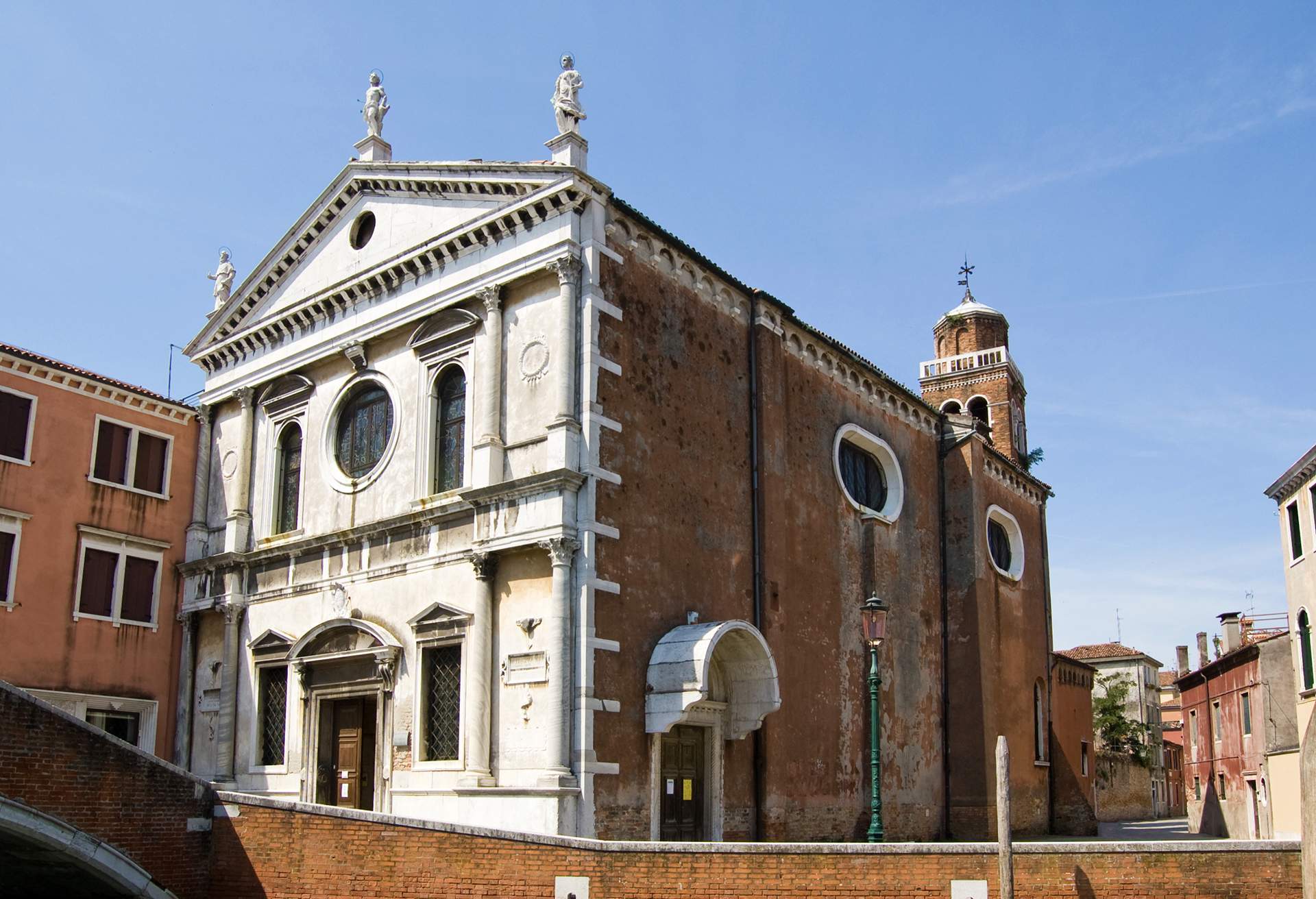 dest_italy_venice_st-sebastian-chirch_gettyimages-121928668-17-11-21