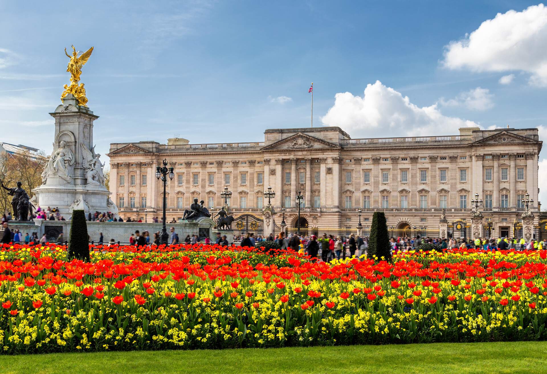 DEST_UK_ENGLAND_LONDON_BUCKINGHAM PALACE_GettyImages-807070348