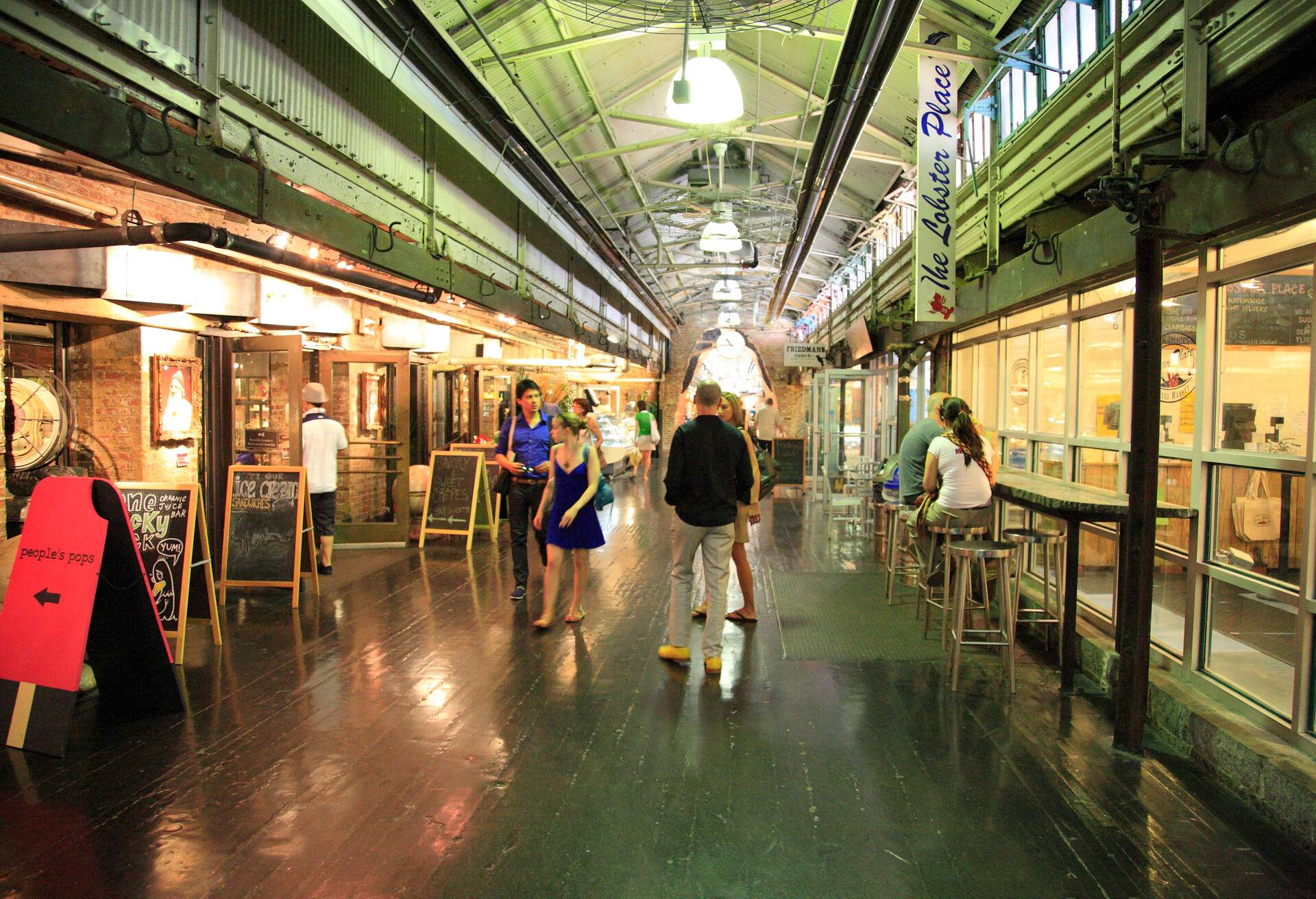 DEST_USA_NEW YORK_NEW YORK CITY_CHELSEA MARKET_GettyImages-117986241