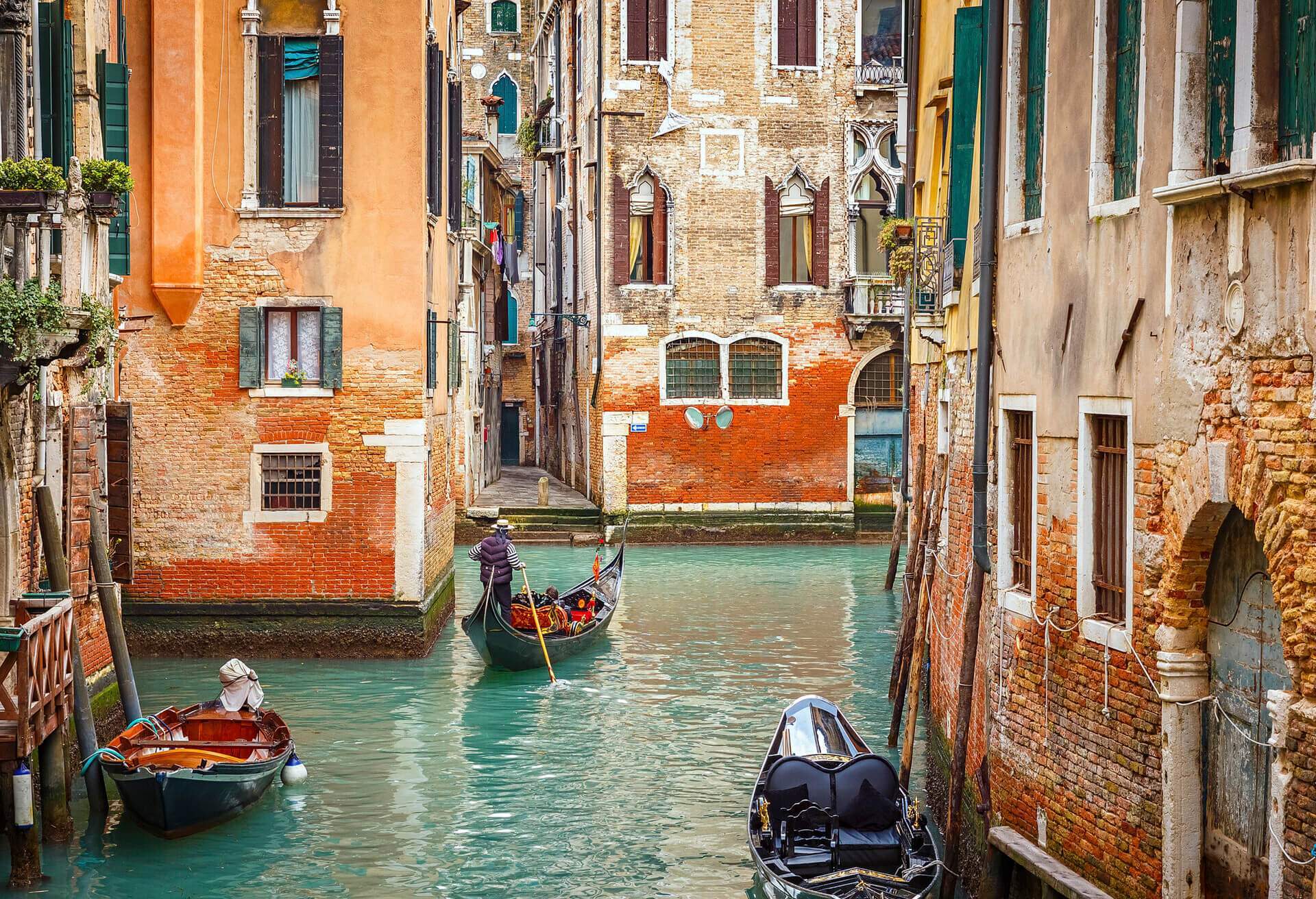 dest_italy_venice_gettyimages_516649272_universal_within-usage-period_23427-1.jpg