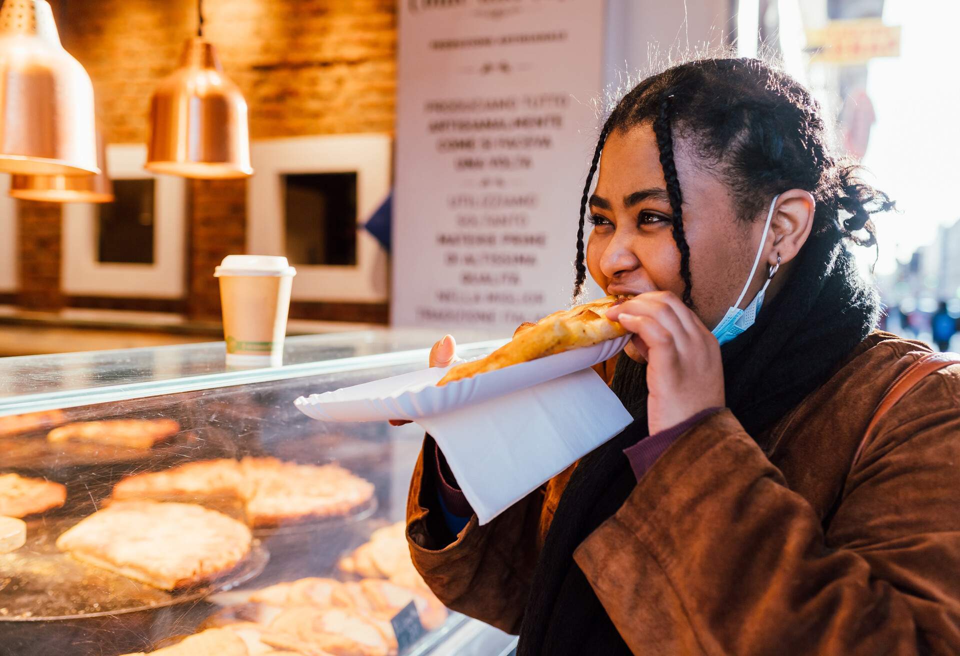 theme_street-food-italian_people_gettyimages-1316805144_universal_within-usage-period_83645.jpg